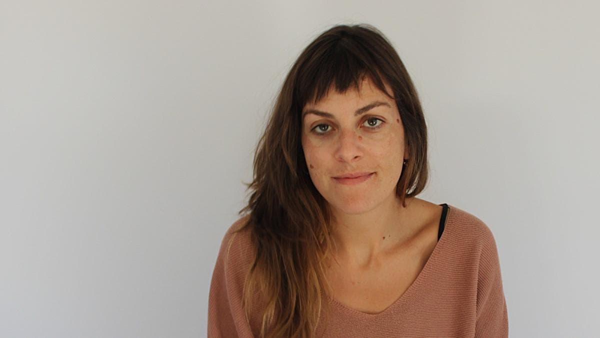 Isabel Fernández González gana el premio Calderón de la Barca por 'Campo de fuerzas'
